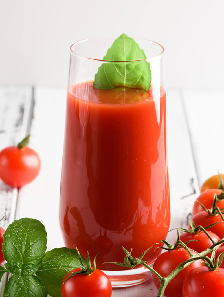 Cách chuẩn bị cho việc ép nước cà chua?
