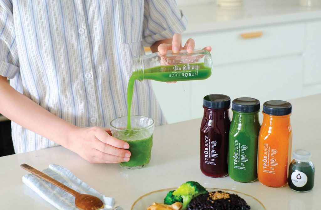 uong-gi-de-giam-can-cap-toc-truejuice