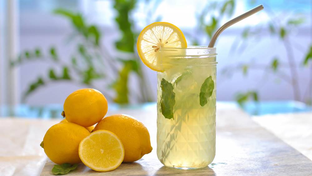 chi-uong-nuoc-chanh-giam-can-truejuice