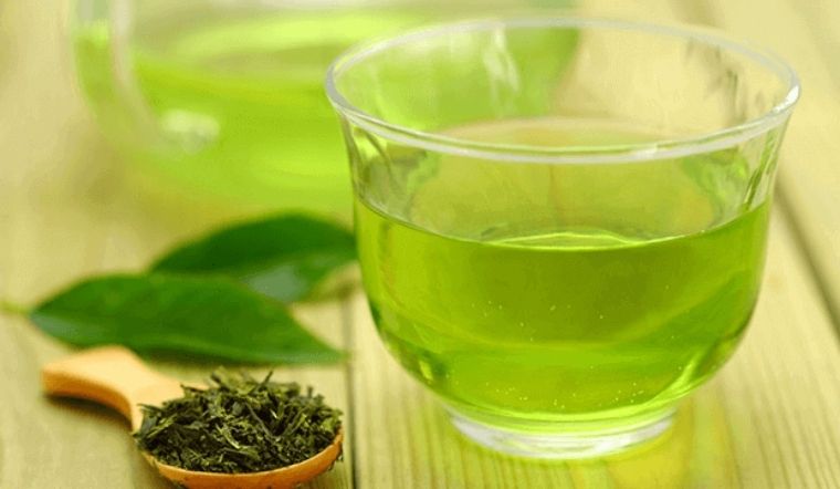 uong-tra-xanh-va-ca-phe-vao-buoi-sang-truejuice