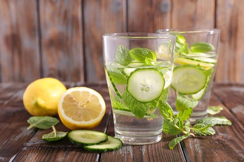 detox-giam-can-tu-chanh-mat-ong-dua-leo-truejuice