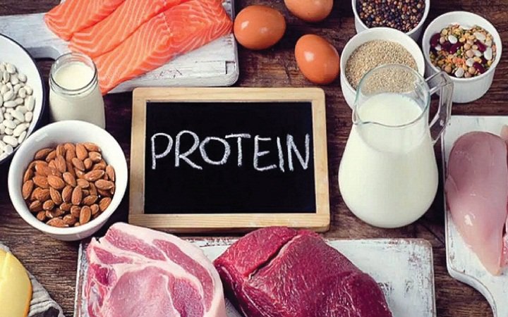 an-thuc-pham-giau-protein-it-carb-va-chat-beo-truejuice